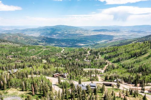 143 White Pne Cyn Rd, Park City UT 84060-6505 exterior