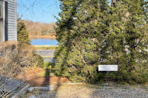 20 Locust Rd, Eastham MA 02642-2460 exterior