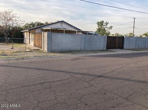 1302 Cinnabar Ave, Phoenix, AZ 85020-1818