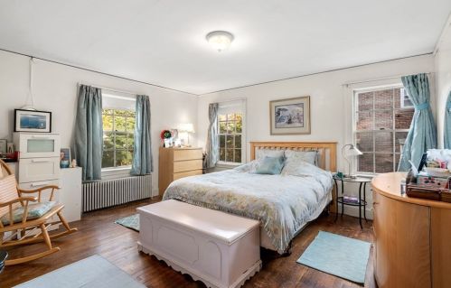 68 Washington St, Newton MA 02458-1726 exterior