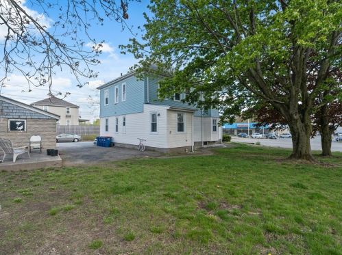 30 Taunton Ave, Seekonk MA 02771-5245 exterior