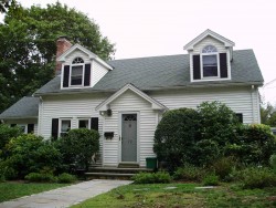 72 Cumberland Rd, Newton, MA 02465-1840
