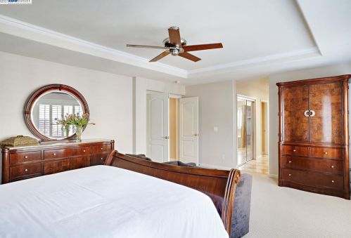 2349 Pacifica Ct, San Leandro CA 94577 exterior