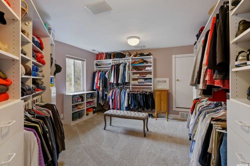 35 Lone Holw Dr, Sandy UT 84092-5530 exterior