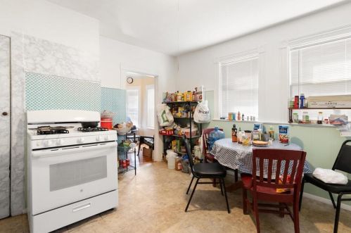 24 Chatham Rd, Everett MA 02149-4915 exterior