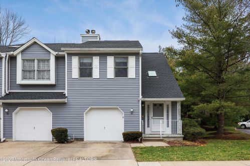 30 Essex Dr, Little Silver, NJ 07739-1232