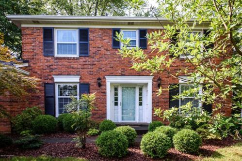 9806 Longwood Cir, Louisville KY  40223-2810 exterior