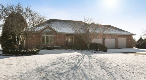 13331 Meadow Hill Ln, Lemont, IL 60439-6740