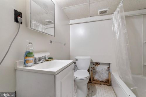 2013 15 St, Philadelphia PA 19121-2301 exterior