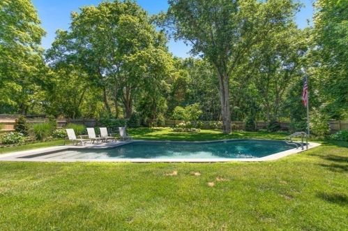 107 Leavitt St, Hingham MA 02043-2973 exterior