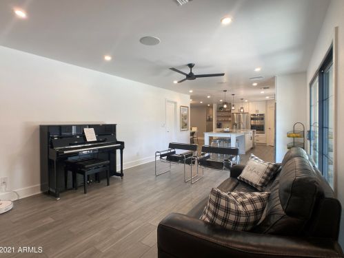 2423 Beryl Ave, Phoenix AZ 85021-2480 exterior