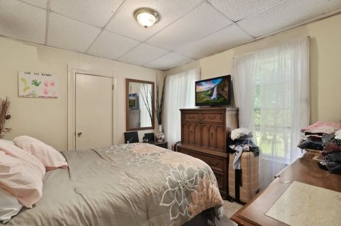 32 Corthell Ave, Whitman MA 02382-1803 exterior