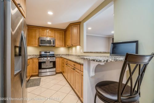 71 Wigwam Ln, Tinton Falls NJ 07724-3176 exterior