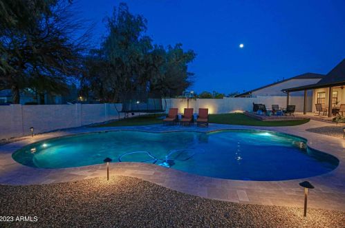 902 Claremont St, Phoenix AZ  85013-1360 exterior