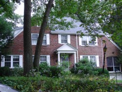 15 Gammons Rd, Newton, MA 02468-1215