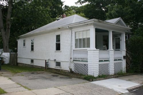 263 Garden St, Fall River, MA 02720-5805
