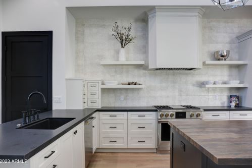 3417 44th Pl, Phoenix AZ 85050-6934 exterior