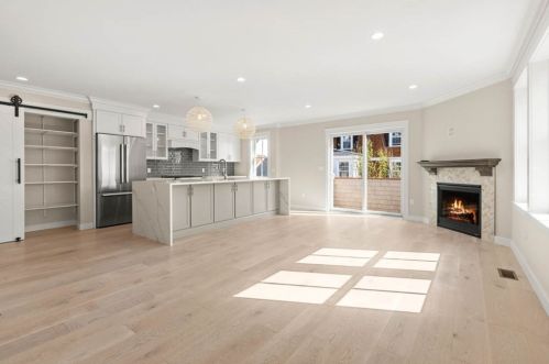 718 Hale St, Beverly, MA 01915-2139