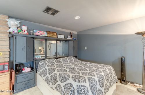 3825 Elm St, Phoenix AZ 85033-2112 exterior