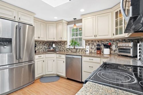 17 College Pond Rd, Plymouth MA  02360-3104 exterior