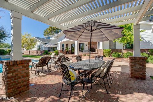 5621 Calle Camelia, Phoenix AZ 85018-4617 exterior