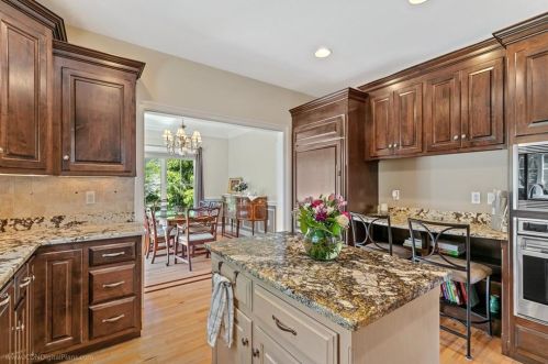 21 Winterberry Way, Norfolk MA 02056-1834 exterior