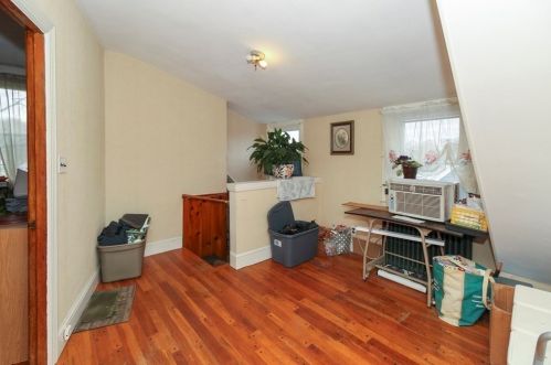 123 Locust St, New Bedford MA 02740-4506 exterior