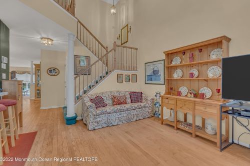 11 Charles Ct, Tinton Falls NJ 07712-7941 exterior