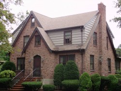 820 Chestnut St, Newton, MA 02468-2039