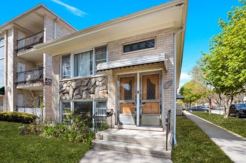 3200 Kenilworth Ave, Forest View, IL 60402-3003