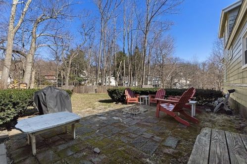 14 Meadow Ln, Worcester MA  01602-1604 exterior