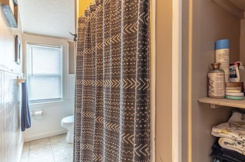 285 Earle St, New Bedford MA 02746-1814 exterior