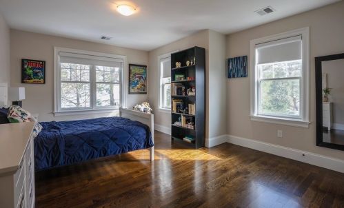 319 Hillcrest Rd, Needham MA 02492-4028 exterior