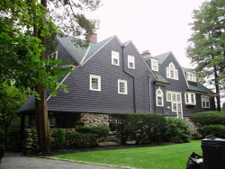 201 Kent Rd, Newton, MA 02468-1109