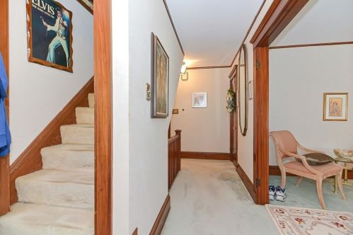 12 Lockeland Ave, Arlington MA 02476-6342 exterior