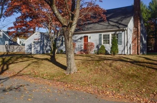 25 Hope Rd, Hingham MA 02043-3465 exterior