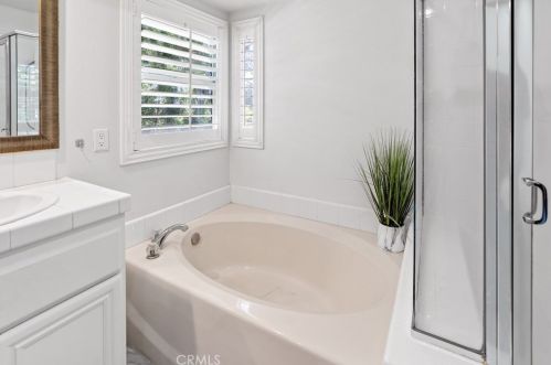 2 Bayfield, Irvine CA  92614-7907 exterior