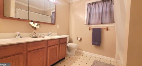 1411 Tristram Cir, West Deptford NJ  08051-2262 exterior