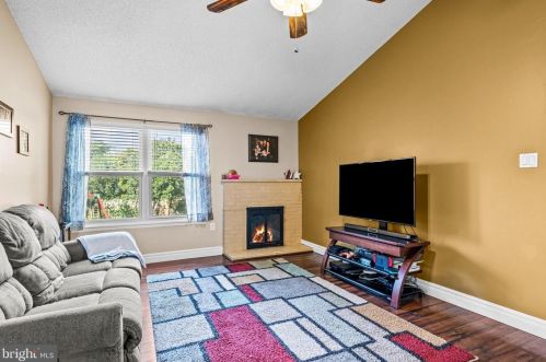 236 Mantua Blvd, West Deptford NJ 08051-1038 exterior