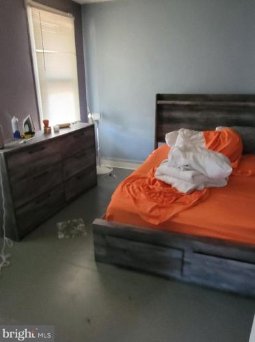 675 Broad St, West Deptford NJ 08096-1605 exterior