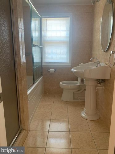 6822 Loretto Ave, Philadelphia PA 19111-5844 exterior