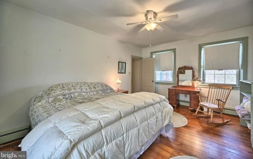 385 Springview Rd, Carlisle PA 17015-7411 exterior