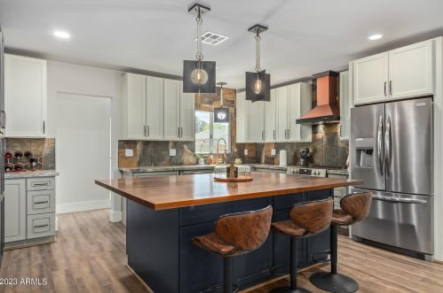 4243 15th Dr, Phoenix, AZ 85015-4712