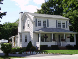 176 River St, Newton, MA 02465-1430