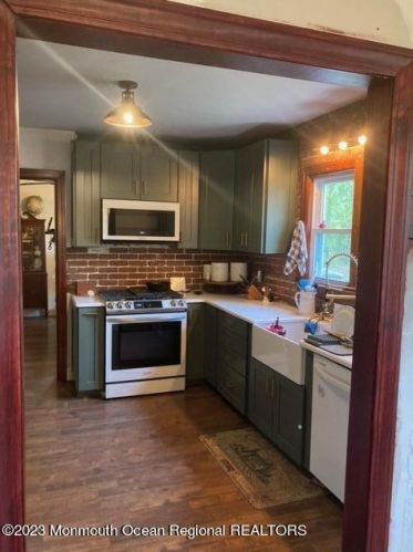 603 Veterans Hwy, Jackson Twp NJ  08527-3730 exterior