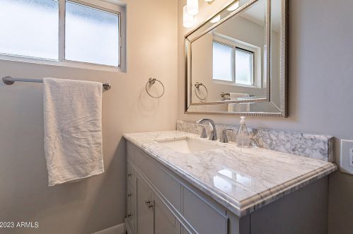 515 Alice Ave, Phoenix AZ  85020-3101 exterior