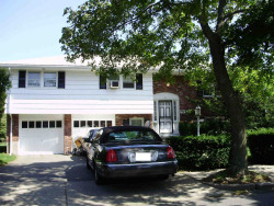 35 Anthony Cir, Newton, MA 02460-1109