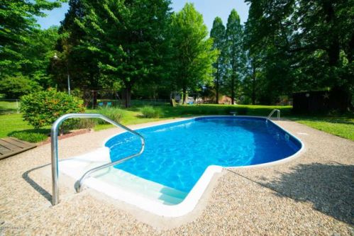 8706 Mountain Brook Dr, Louisville, KY 40272-2307