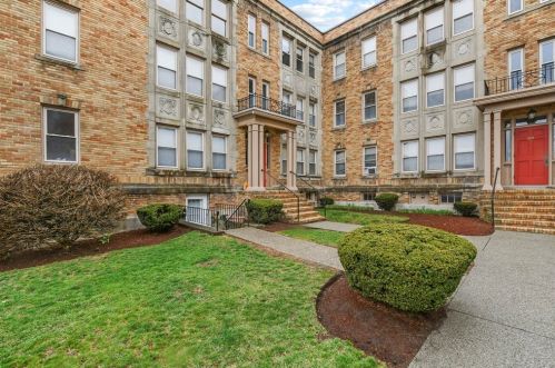 48 High St, Methuen, MA 01844-3138