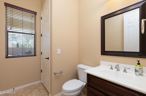 1605 Aloe Vera Dr, Phoenix AZ 85085-8053 exterior